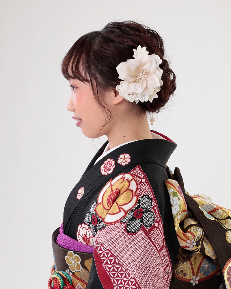 振袖レンタルショップkimono Yuubi 髪飾り 白い大花とつまみ細工 白 振袖レンタルショップkimono Yuubi 髪飾り 白い大花とつまみ細工 白