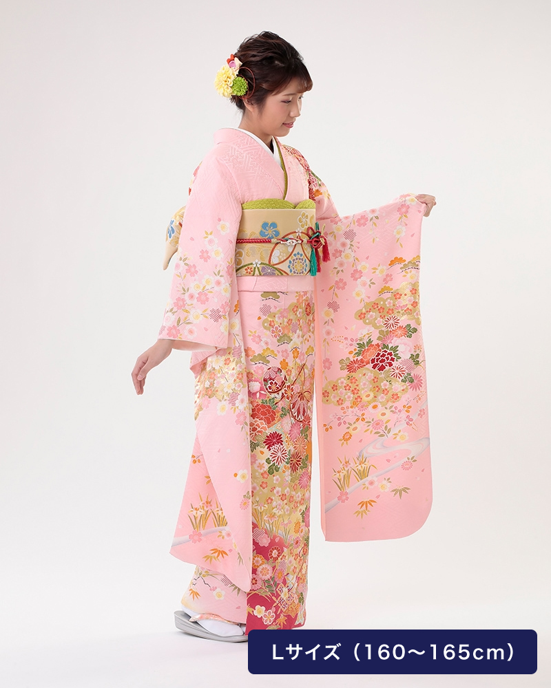 振袖レンタルショップkimono Yuubi 鞠と菊 優しいピンクによく映える金に鞠と菊